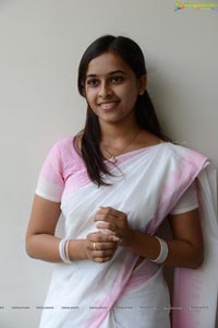 Manasara Heroine Sri Divya