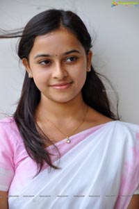 Manasara Heroine Sri Divya