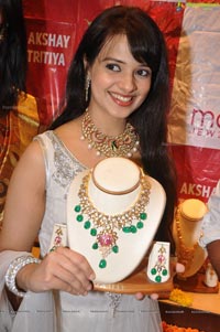 Saloni at Manepally Jewellers