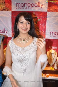 Saloni at Manepally Jewellers