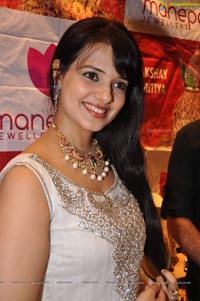 Saloni at Manepally Jewellers