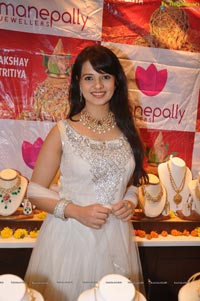 Saloni at Manepally Jewellers