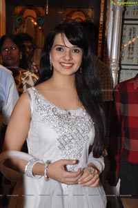 Saloni at Manepally Jewellers