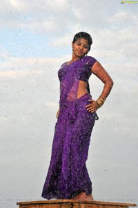 Heroine Anjali in SVSC