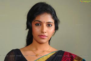 Heroine Anjali in SVSC