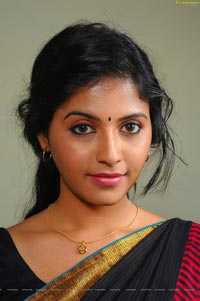 Heroine Anjali in SVSC