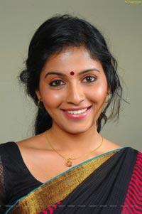 Heroine Anjali in SVSC