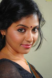 Heroine Anjali in SVSC