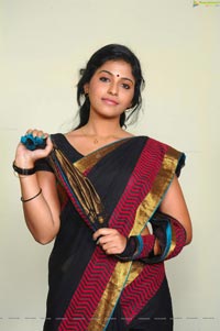 Heroine Anjali in SVSC