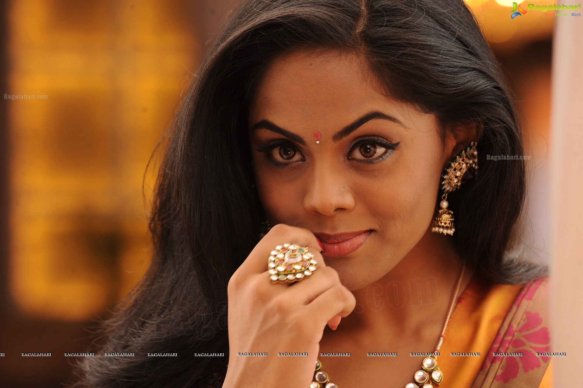 Karthika Nair (High Definition)