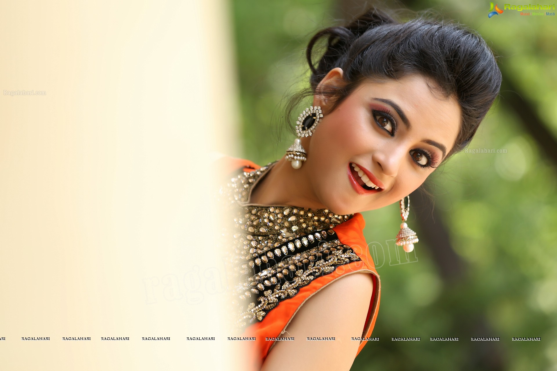 Madirakshi Mundle (High Definition)