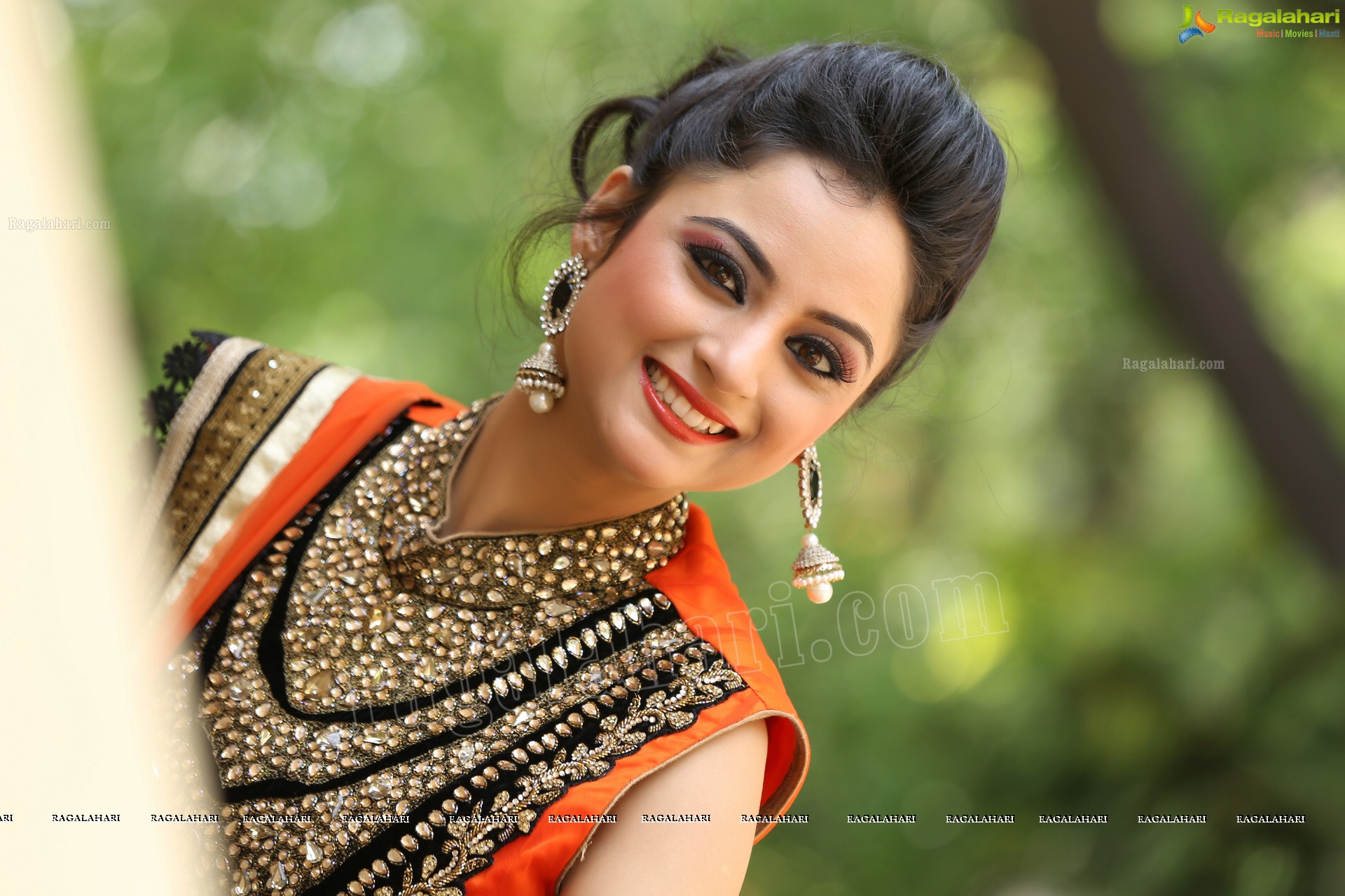 Madirakshi Mundle (High Definition)