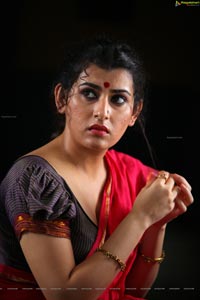 Veda in Kamalatho Naa Prayanam