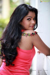Telugu Heroine Naveena Jackson