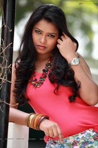 Telugu Heroine Naveena Jackson