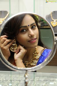 Khenisha Chandran Photos