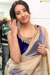 Sanjana at Naturals Salon