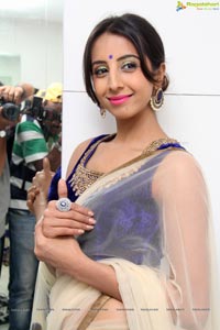 Sanjana at Naturals Salon