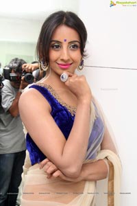 Sanjana at Naturals Salon