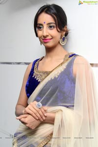 Sanjana at Naturals Salon