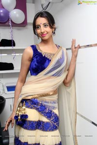 Sanjana at Naturals Salon