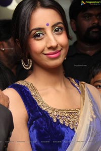 Sanjana at Naturals Salon