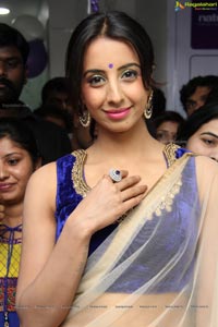 Sanjana at Naturals Salon