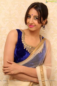 Sanjana at Naturals Salon