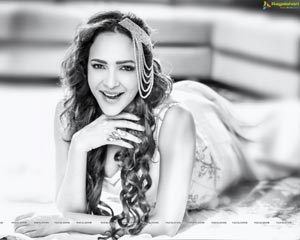 Lakshmi Manchu Hot