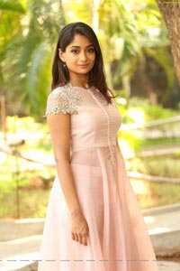 Sandhya Raju High Definition Photos