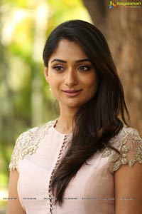 Sandhya Raju Photos