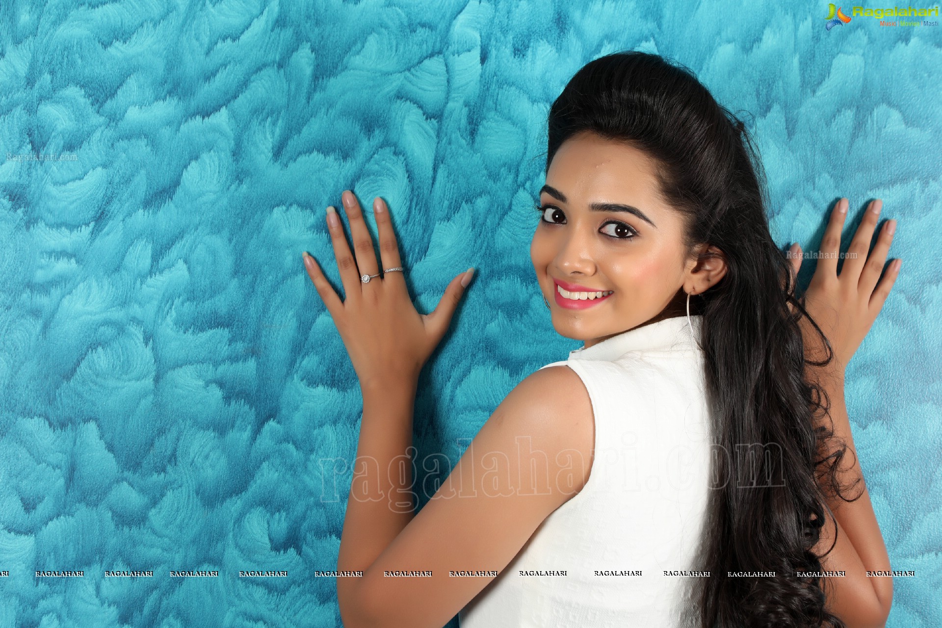 Meghna Mandumula (Exclusive) (High Definition)