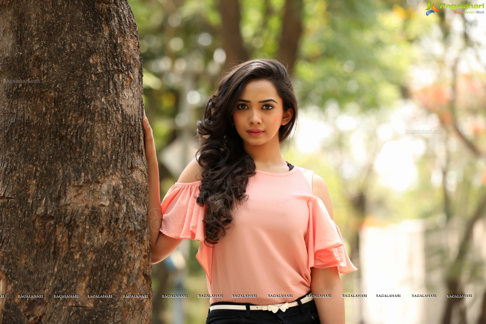 Meghna Mandumala (Exclusive) (High Definition)