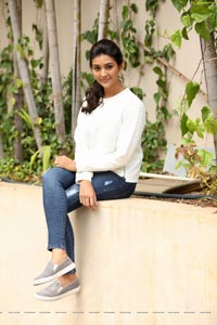 Pooja Jhaveri