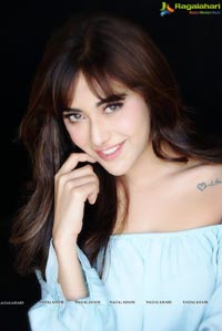 Heroine Angela Krislinzki