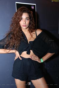 Model Aditi