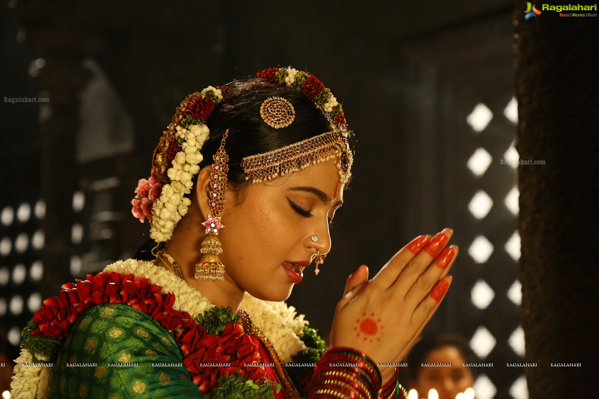 Anushka Shetty in Om Namo Venkatesaya (High Definition)