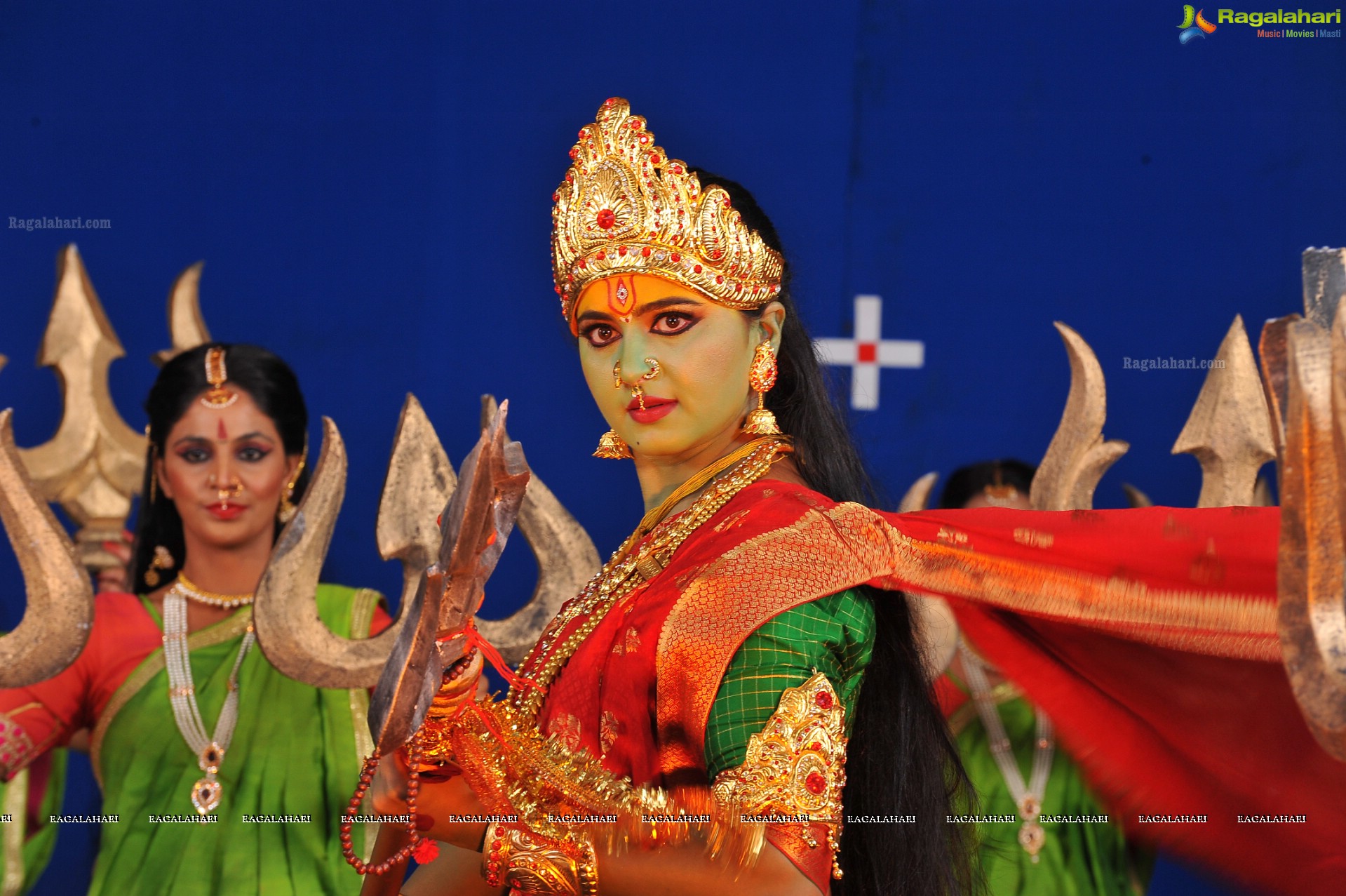 Anushka Shetty in Om Namo Venkatesaya (High Definition)