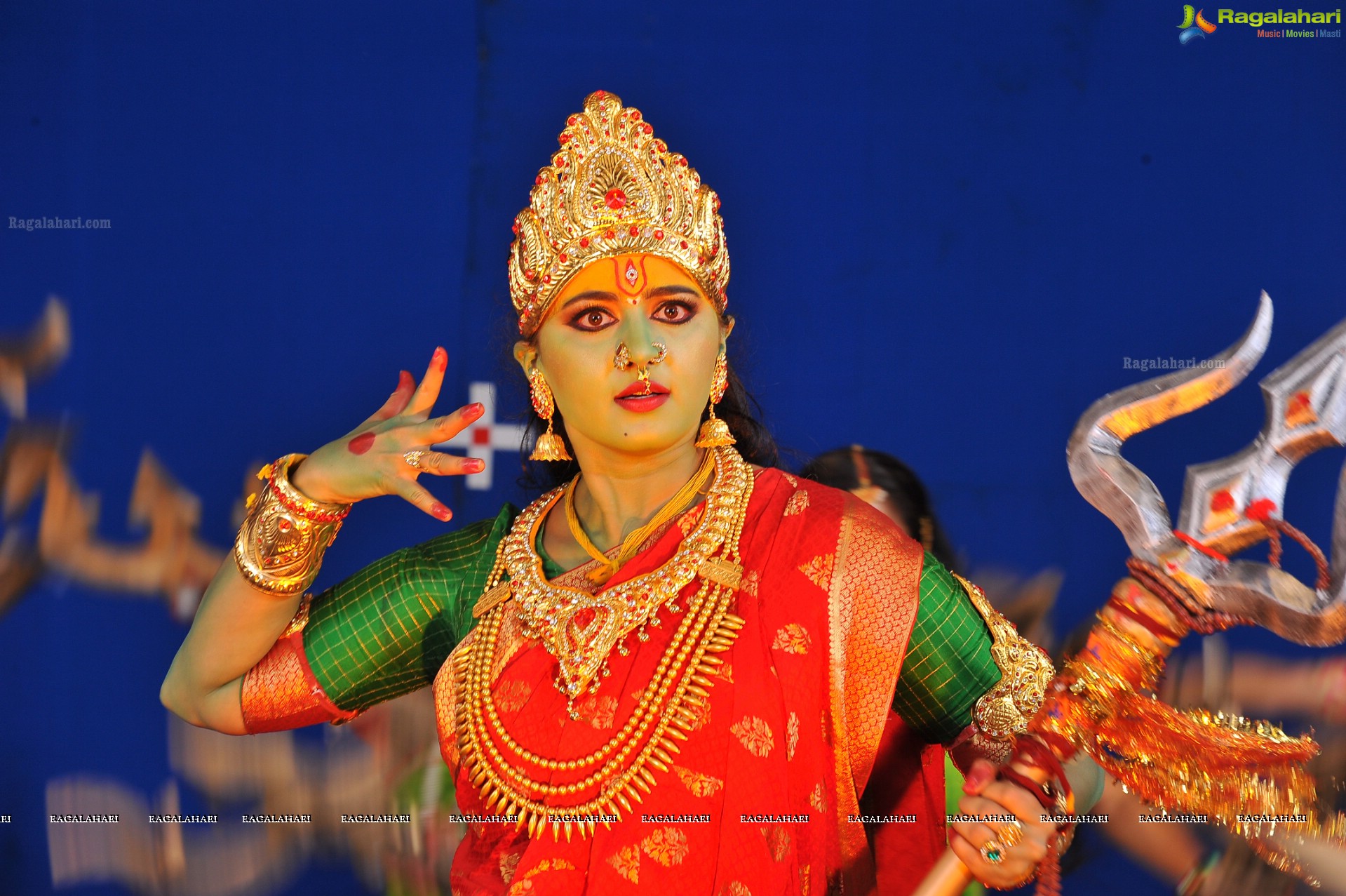 Anushka Shetty in Om Namo Venkatesaya (High Definition)