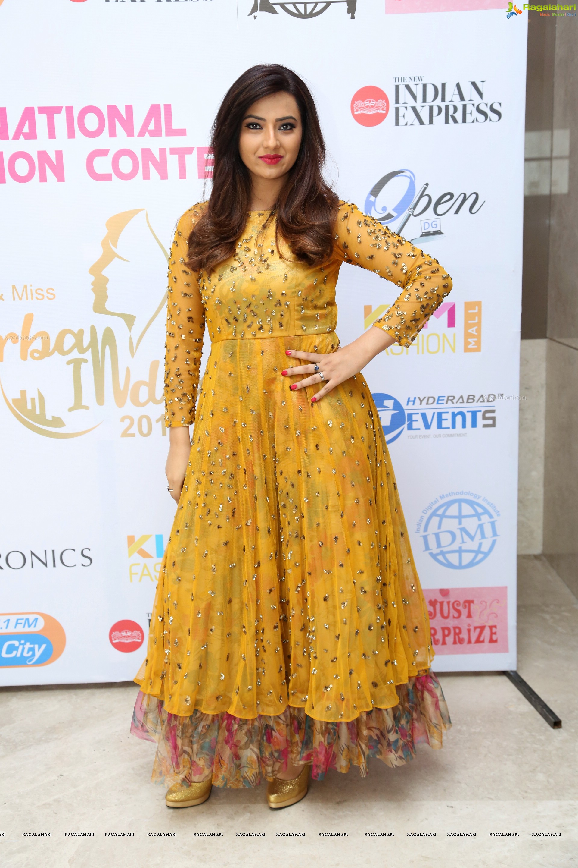 Isha Chawla at Mr and Miss Urban India 2018 (High Definition)
