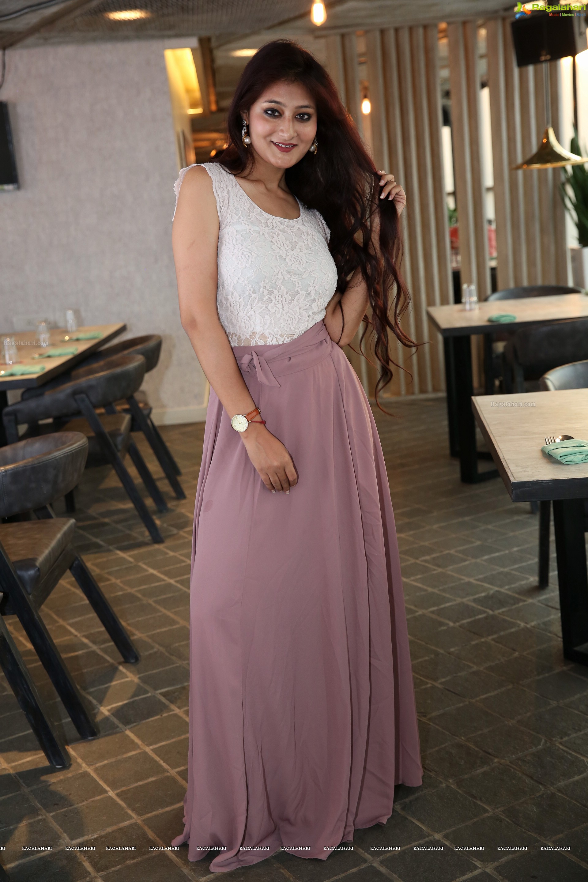 Nilofer Haidry at Drama Llama Restaurant Launch (High Definition)