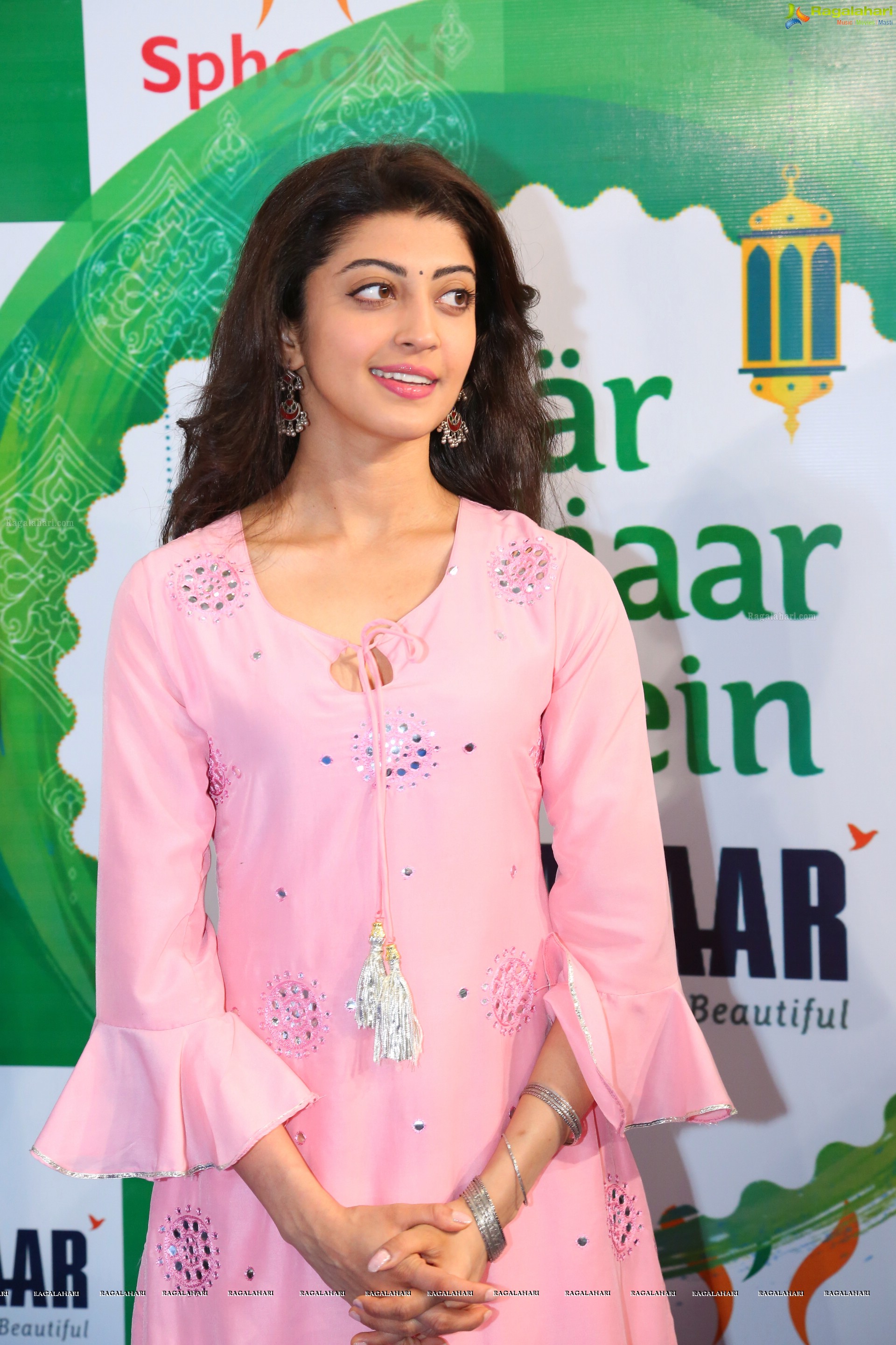 Pranitha Subhash at Big Bazaar (High Definition)