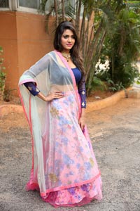 Shalu Chourasiya Half Saree