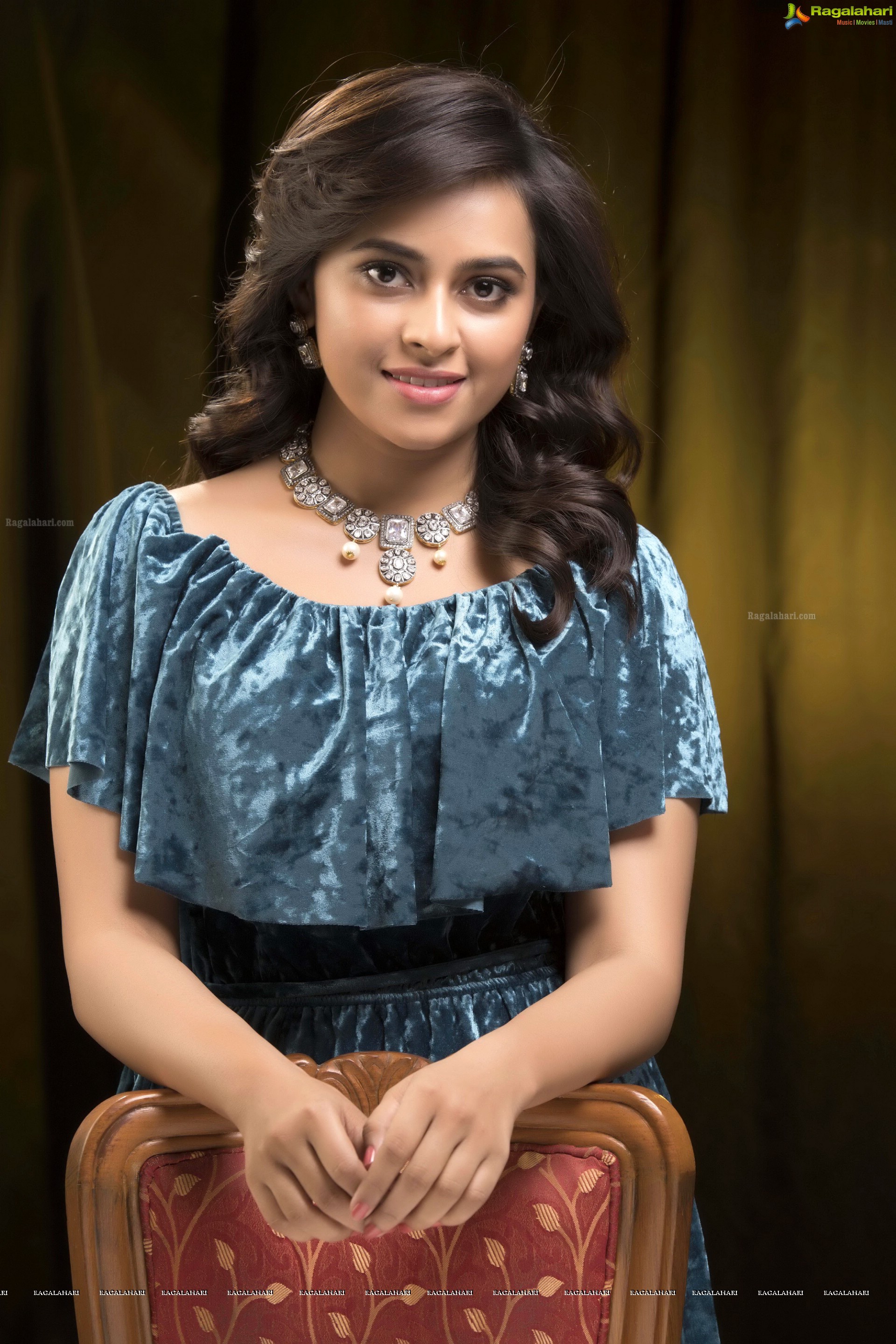 Sri Divya - HD Gallery