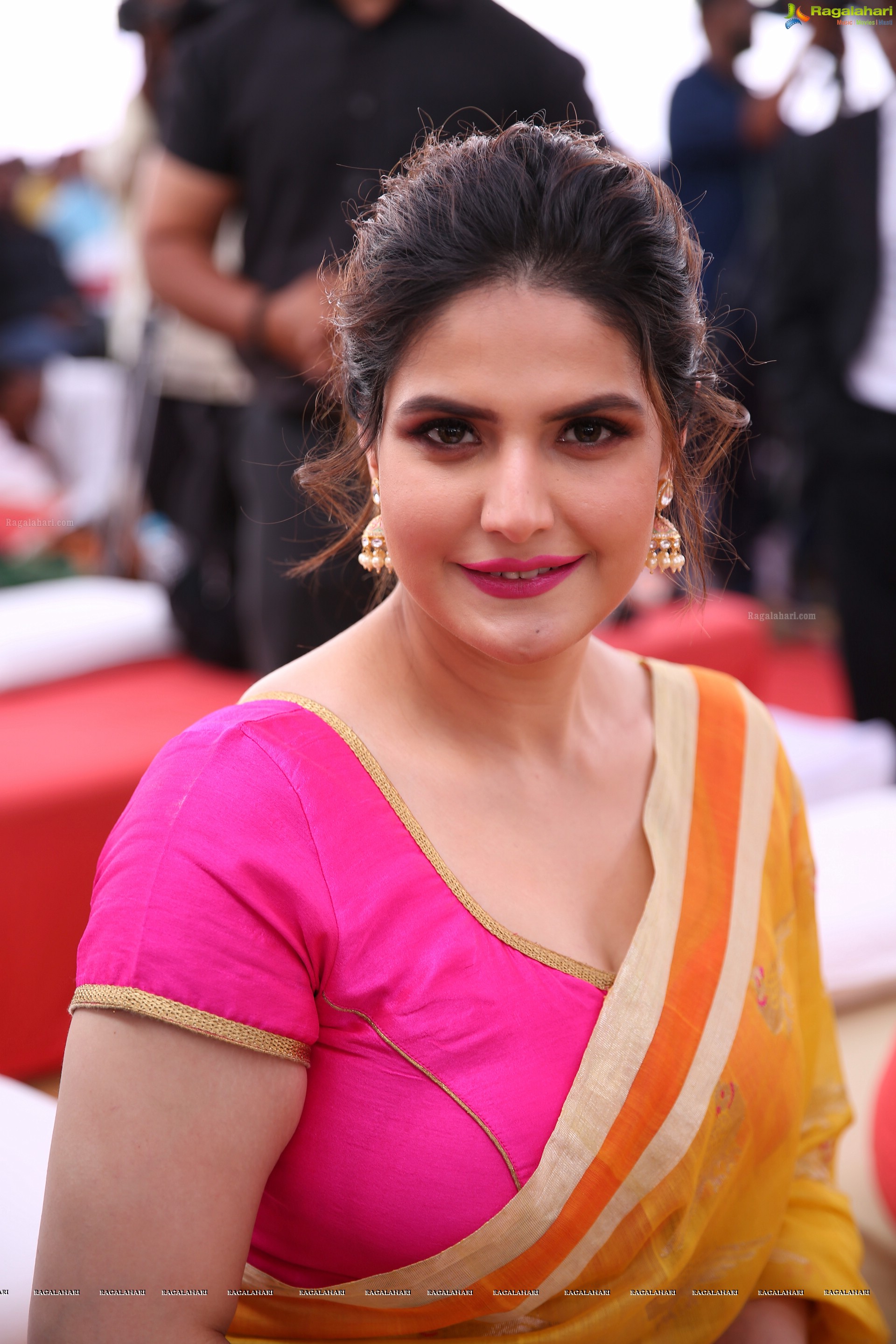 Zarine Khan at Suchirindia's Aryavartha Nagari Project Launch - HD Gallery