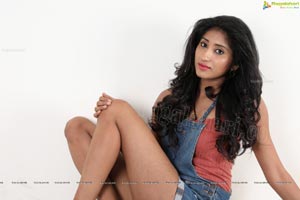 Sravani Yadav Telugu Heroine