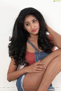 Sravani Yadav Telugu Heroine