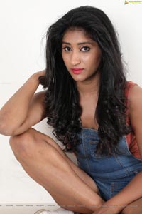 Sravani Yadav Telugu Heroine