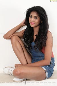 Sravani Yadav Telugu Heroine