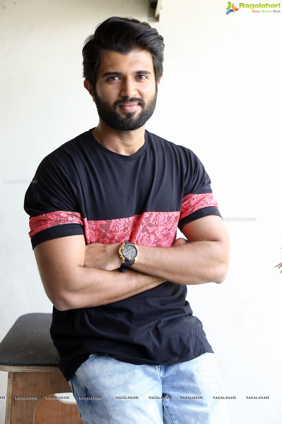 Vijay Deverakonda at Mahanati Interview